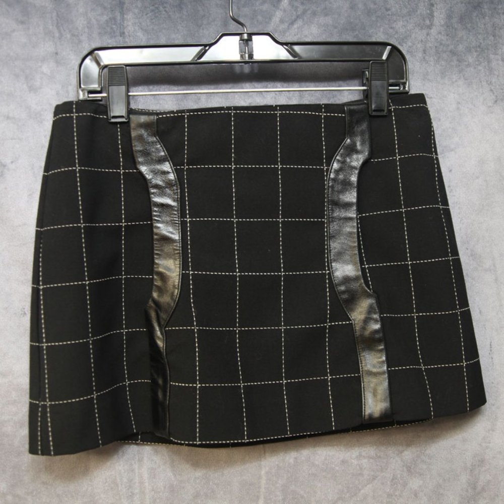 Bebe mini skirt